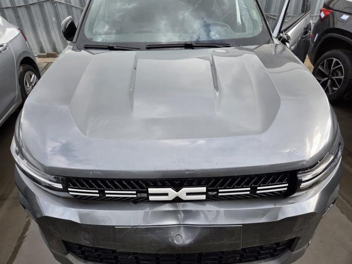 Używane Maska Dacia Bigster 1.2 Mild Hybrid 140 12V Cena € 889,35 Z VAT oferowane przez Autodemontagebedrijf van Boxtel