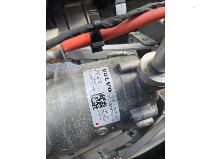 Usagé Pompe clim Volvo XC40 (XZ) Recharge 70 kWh Prix € 698,25 Règlement à la marge proposé par Autodemontagebedrijf van Boxtel