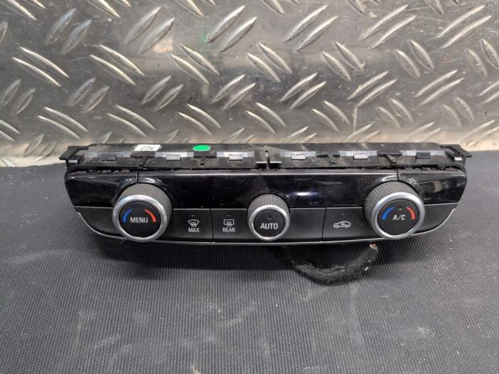 Begagnade Klimatpanel Opel Crossland (X) 1.2 Turbo 12V Pris € 52,50 Marginaltabell erbjuds av Autodemontagebedrijf van Boxtel