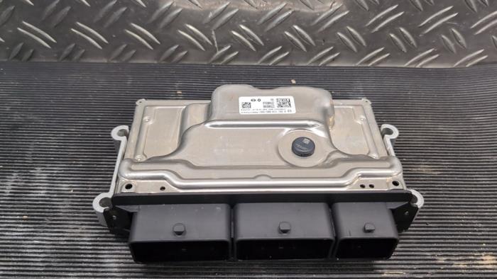 Used Engine management computer Renault Espace (RHN) 1.2 E-Tech full hybrid 200 Price € 210,00 Margin scheme offered by Autodemontagebedrijf van Boxtel