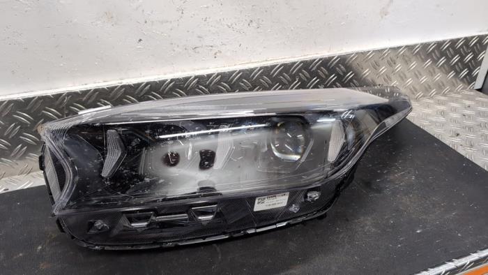 Używane Reflektor lewy Kia Xceed 1.5 T-GDI 16V Cena € 393,75 Procedura marży oferowane przez Autodemontagebedrijf van Boxtel
