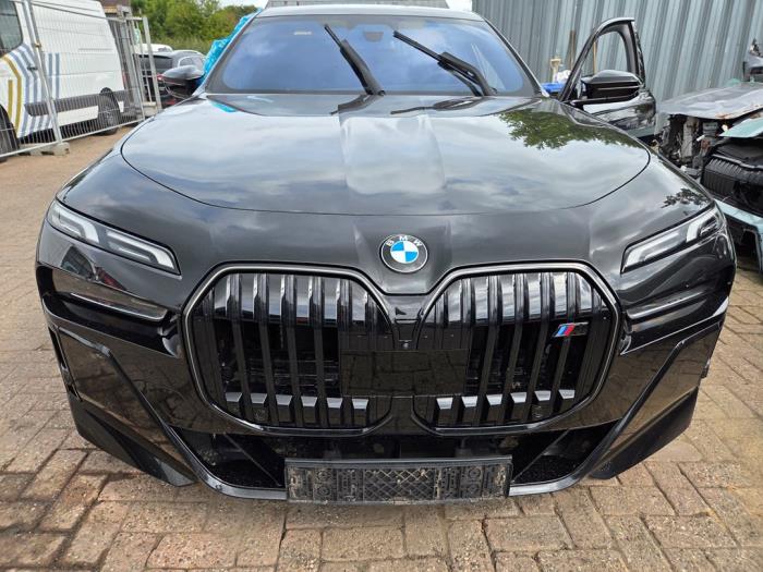 Używane Przód kompletny BMW M760 (G70) 3.0 M760e xDrive Cena € 10.500,00 Procedura marży oferowane przez Autodemontagebedrijf van Boxtel