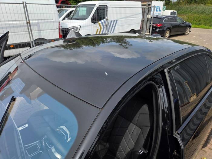 Używane Dach BMW M760 (G70) 3.0 M760e xDrive Cena € 7.612,50 Procedura marży oferowane przez Autodemontagebedrijf van Boxtel
