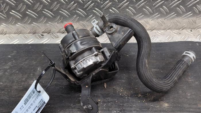 Begagnade Vattenpump Renault Megane IV (RFBB) 1.5 Energy dCi 115 Pris € 63,00 Marginaltabell erbjuds av Autodemontagebedrijf van Boxtel