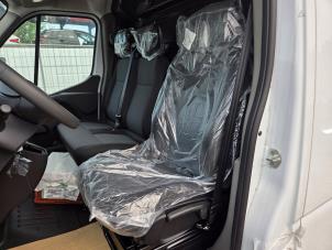 Begagnade Säte, vänster Renault Master III (MA/MB/MC/MD/MH/MF/MG/MH) ZE 33 kWh Pris € 525,00 Marginaltabell erbjuds av Autodemontagebedrijf van Boxtel
