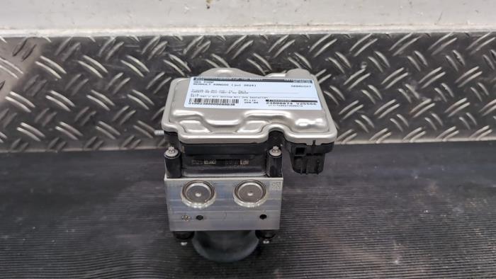 Used ABS pump Renault Kangoo Express (RFK) 1.5 Blue dCi 115 Price € 262,50 Margin scheme offered by Autodemontagebedrijf van Boxtel