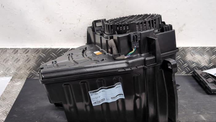 Używane Subwoofer BMW M760 (G70) 3.0 M760e xDrive Cena € 262,50 Procedura marży oferowane przez Autodemontagebedrijf van Boxtel