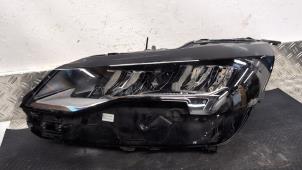 Usados Faro izquierda Peugeot 3008 II (M4/MC/MJ/MR) 1.2 12V e-THP PureTech 130 Precio € 315,00 Norma de margen ofrecido por Autodemontagebedrijf van Boxtel