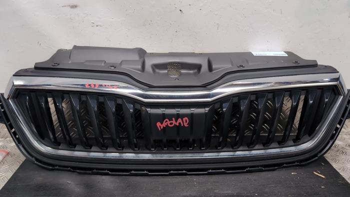Używane Grill Skoda Scala 1.0 TSI 110 Cena € 420,00 Procedura marży oferowane przez Autodemontagebedrijf van Boxtel