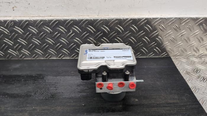 Used ABS pump Dacia Duster (DJF) 1.2 TCE 130 12V Mild Hybrid 4x2 Price € 105,00 Margin scheme offered by Autodemontagebedrijf van Boxtel