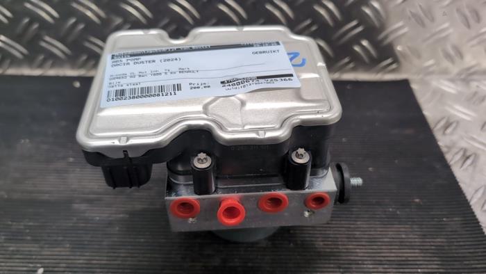 Usagé Bloc ABS Dacia Duster (DJF) 1.6 Hybrid 140 16V Prix € 210,00 Règlement à la marge proposé par Autodemontagebedrijf van Boxtel