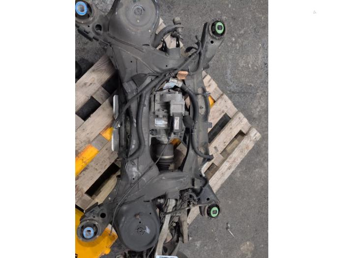 Used Subframe Landrover Defender II 110 3.0 V6 P400 MHEV HST Price € 525,00 Margin scheme offered by Autodemontagebedrijf van Boxtel