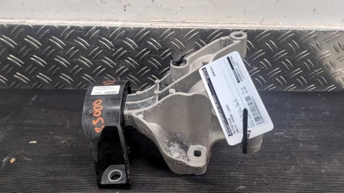 Used Engine mount Dacia Jogger 1.0 TCe 110 12V Price € 26,25 Margin scheme offered by Autodemontagebedrijf van Boxtel