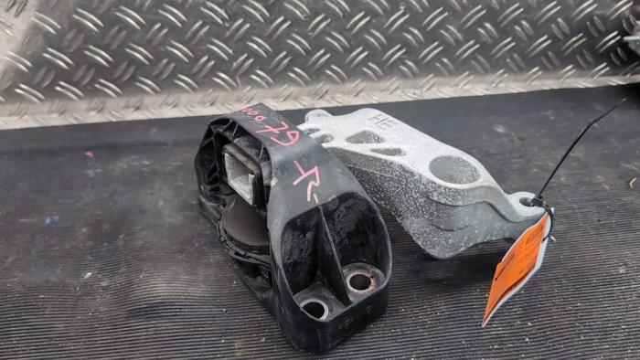 Used Engine mount Renault Clio V (RJAB) 1.6 E-Tech 140 16V Price € 26,25 Margin scheme offered by Autodemontagebedrijf van Boxtel