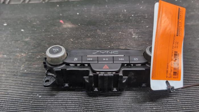 Begagnade Radiokontrollpanel Ford Transit Connect (PJ2) 1.5 EcoBlue Pris € 26,25 Marginaltabell erbjuds av Autodemontagebedrijf van Boxtel