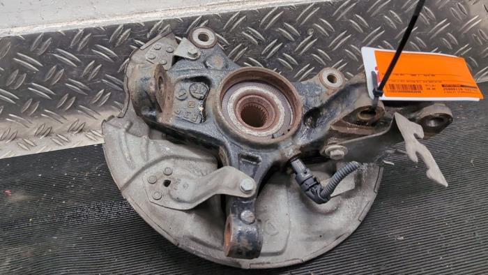 Begagnade Spindel, höger fram Peugeot 3008 II (M4/MC/MJ/MR) 1.2 12V e-THP PureTech 130 Pris € 52,50 Marginaltabell erbjuds av Autodemontagebedrijf van Boxtel