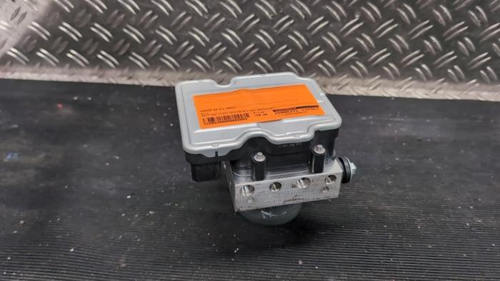 Usagé Pompe ABS Renault Megane E-Tech (RCB) 60 kWh Prix € 157,50 Règlement à la marge proposé par Autodemontagebedrijf van Boxtel