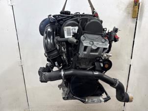 Engine from a Volvo XC40 (XZ) 1.5 T4 Plug-in Hybrid 12V 2020