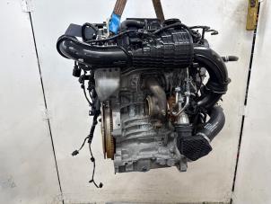 Engine from a Volvo XC40 (XZ) 1.5 T4 Plug-in Hybrid 12V 2020