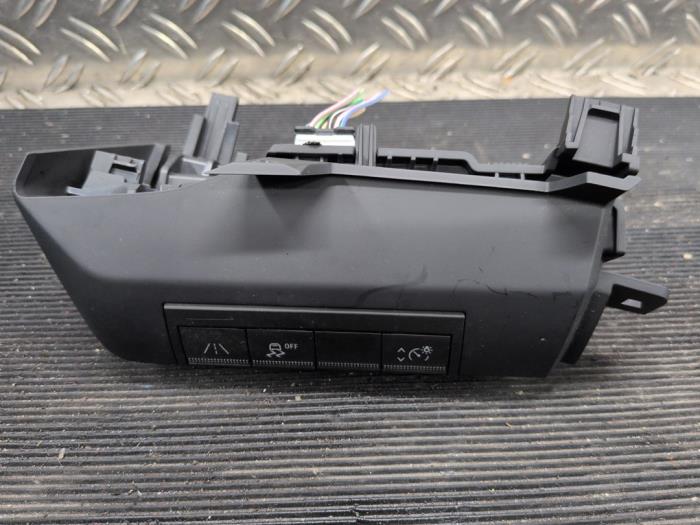 Usados Interruptor Renault Megane E-Tech (RCB) 40 kWh Precio € 26,25 Norma de margen ofrecido por Autodemontagebedrijf van Boxtel