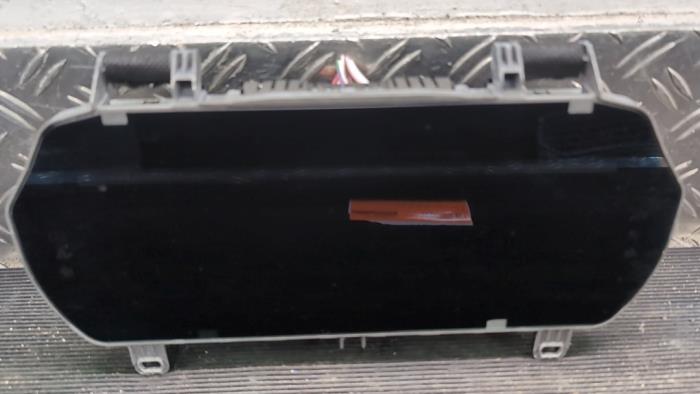 Begagnade Instrumentpanel Renault Arkana (RJLL) 1.6 E-Tech 145 16V Pris € 288,75 Marginaltabell erbjuds av Autodemontagebedrijf van Boxtel