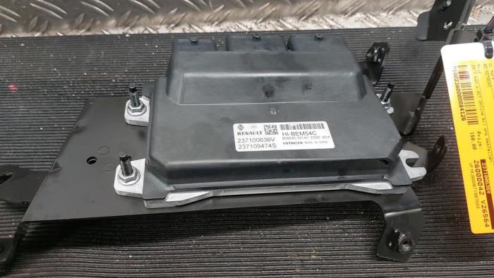 Used Engine management computer Mitsubishi ASX (VSX/VSE) 1.6 HEV Price € 157,50 Margin scheme offered by Autodemontagebedrijf van Boxtel