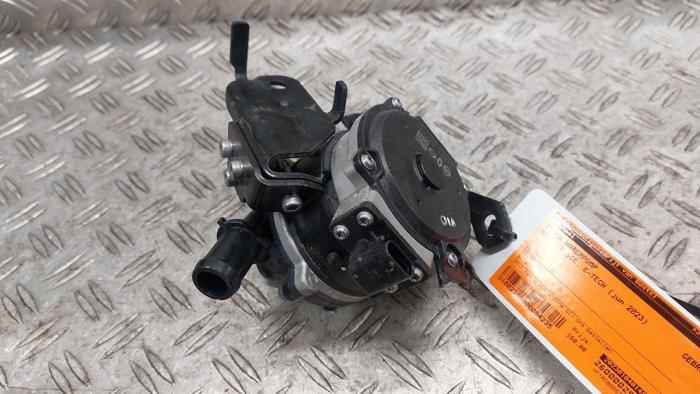 Begagnade Extra vattenpump Renault Scenic E-Tech Electric (RCB) EV87 Pris € 157,50 Marginaltabell erbjuds av Autodemontagebedrijf van Boxtel