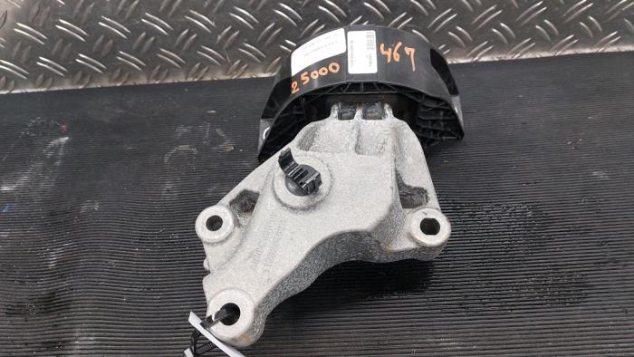 Used Engine mount Dacia Sandero III 1.0 TCe 90 12V Price € 36,75 Margin scheme offered by Autodemontagebedrijf van Boxtel