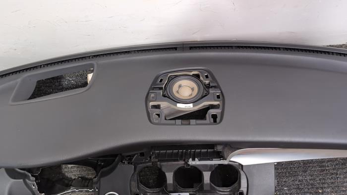 Begagnade Instrumentbräda Mercedes C (W205) C-350 e 2.0 16V Pris € 199,50 Marginaltabell erbjuds av Autodemontagebedrijf van Boxtel