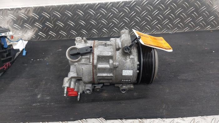 Usagé Compresseur de clim Peugeot 2008 (UD/UK/UR/US/UX) 1.2 VTi 12V PureTech 130 Prix € 73,50 Règlement à la marge proposé par Autodemontagebedrijf van Boxtel