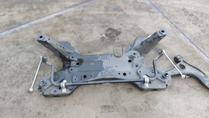 Usados Subchasis Renault Master III (EV/HV/UV/VA/VB/VD/VF/VG/VJ) 2.3 dCi 150 16V FWD Precio € 262,50 Norma de margen ofrecido por Autodemontagebedrijf van Boxtel