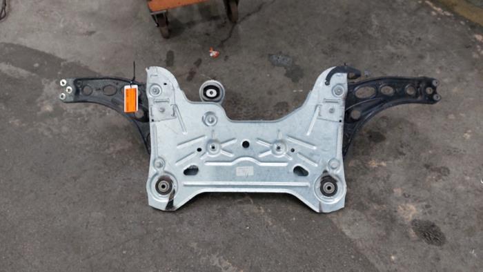 Begagnade Underram Renault Trafic (1FL/2FL/3FL/4FL) E-Tech Pris € 210,00 Marginaltabell erbjuds av Autodemontagebedrijf van Boxtel