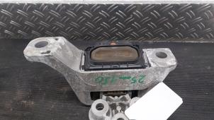 Engine mount from a Ford Focus 4 Wagon 1.0 EcoBoost 12V Hybrid 125 2021