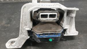 Engine mount from a Ford Focus 4 Wagon 1.0 EcoBoost 12V Hybrid 125 2021
