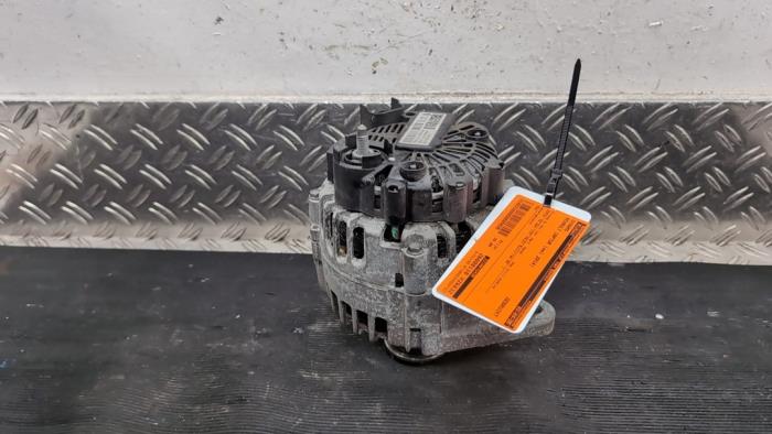 Begagnade Dynamo Renault Captur I (2R) 1.2 TCE 16V EDC Pris € 36,75 Marginaltabell erbjuds av Autodemontagebedrijf van Boxtel