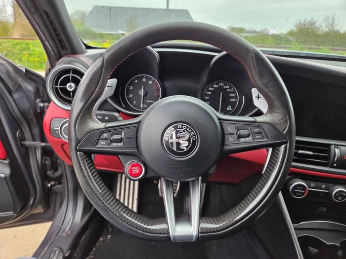 Gebrauchte Lenkrad Alfa Romeo Giulia (952) 2.9 Bi-Turbo V6 24V Quadrifoglio Verde Preis € 525,00 Margenregelung angeboten von Autodemontagebedrijf van Boxtel