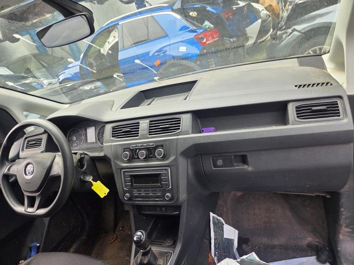 Używane Panel Volkswagen Caddy IV 2.0 TDI 122 4Motion Cena € 630,00 Procedura marży oferowane przez Autodemontagebedrijf van Boxtel