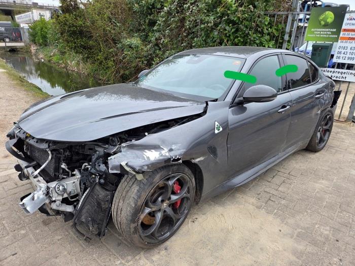 Begagnade Tak Alfa Romeo Giulia (952) 2.9 Bi-Turbo V6 24V Quadrifoglio Verde Pris € 1.050,00 Marginaltabell erbjuds av Autodemontagebedrijf van Boxtel