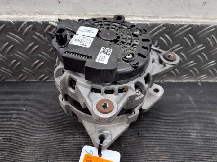 Begagnade Dynamo Renault Captur II (RJB) 1.0 TCe 12V Pris € 89,25 Marginaltabell erbjuds av Autodemontagebedrijf van Boxtel