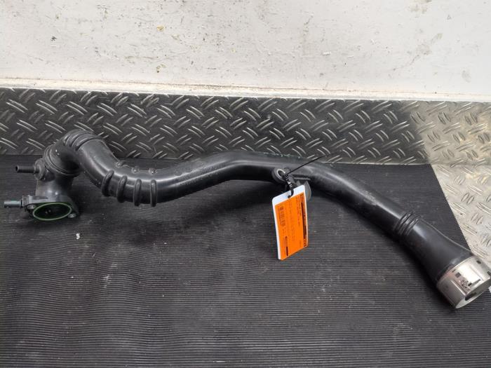 Gebrauchte Intercooler Schlauch Renault Austral 1.2 Mild Hybrid Advanced 130 Preis € 52,50 Margenregelung angeboten von Autodemontagebedrijf van Boxtel