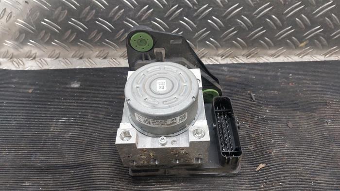 Used ABS pump Volkswagen Golf VIII (CD1) 1.0 TSI 12V Price € 105,00 Margin scheme offered by Autodemontagebedrijf van Boxtel