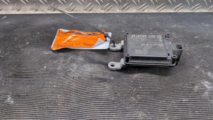 Gebrauchte ACC Sensor (Entfernung) Renault Master III (EV/HV/UV/VA/VB/VD/VF/VG/VJ) 2.3 dCi 150 16V FWD Preis € 315,00 Margenregelung angeboten von Autodemontagebedrijf van Boxtel