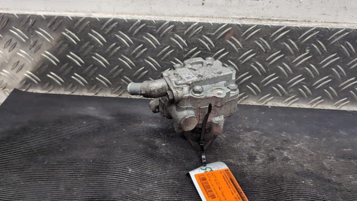 Usagé Pompe de direction Volkswagen Transporter T6 2.0 TDI 150 Prix € 21,00 Règlement à la marge proposé par Autodemontagebedrijf van Boxtel