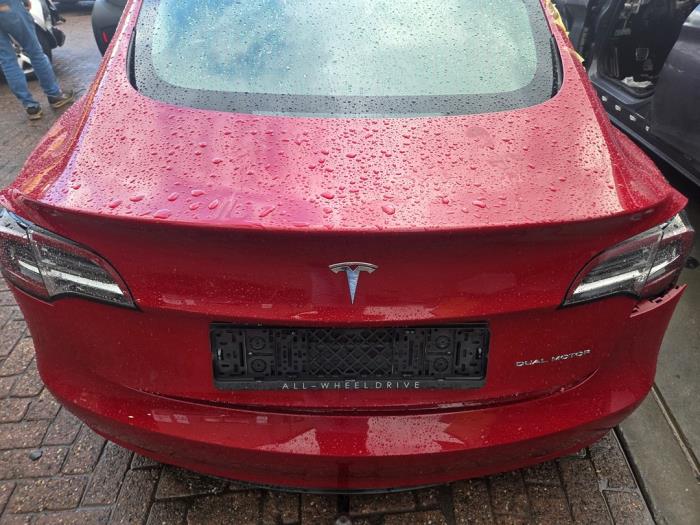 Używane Tylna klapa Tesla Model 3 Long Range, Performance AWD Cena € 787,50 Procedura marży oferowane przez Autodemontagebedrijf van Boxtel