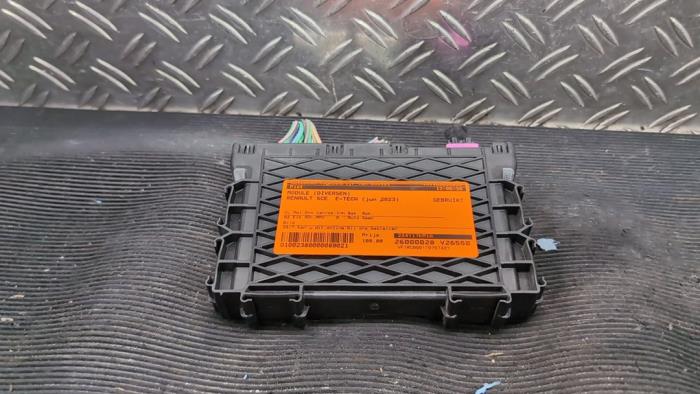 Używane Modul (rózne) Renault Scenic E-Tech Electric (RCB) EV87 Cena € 105,00 Procedura marży oferowane przez Autodemontagebedrijf van Boxtel