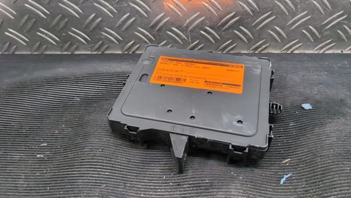 Używane Sterownik Body Control Renault Scenic E-Tech Electric (RCB) EV87 Cena € 105,00 Procedura marży oferowane przez Autodemontagebedrijf van Boxtel