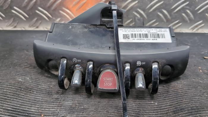 Używane Przelacznik Mini Mini (F56) 1.5 12V Cooper Cena € 52,50 Procedura marży oferowane przez Autodemontagebedrijf van Boxtel