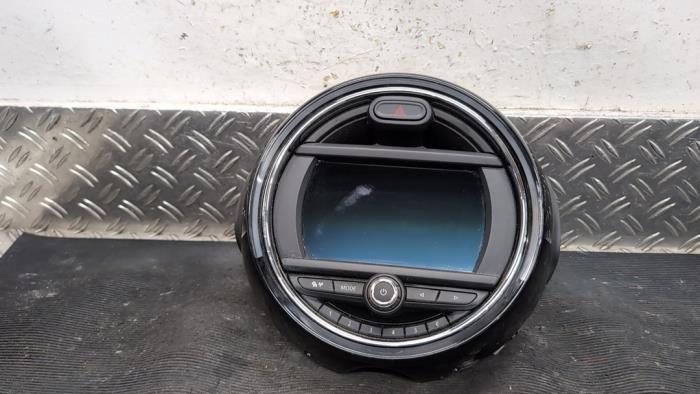 Begagnade Innerdisplay Mini Mini (F56) 1.5 12V Cooper Pris € 315,00 Marginaltabell erbjuds av Autodemontagebedrijf van Boxtel