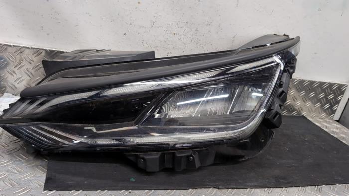 Używane Reflektor lewy Kia EV6 (CV) 77.4/84 kWh AWD Cena € 1.299,90 Procedura marży oferowane przez Autodemontagebedrijf van Boxtel