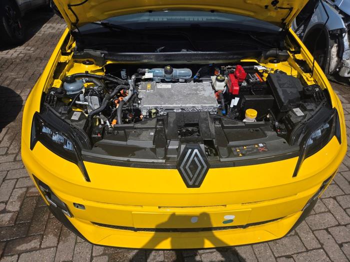 Używane Silnik Renault 5 E-Tech electric 52 kWh Cena € 1.995,00 Procedura marży oferowane przez Autodemontagebedrijf van Boxtel